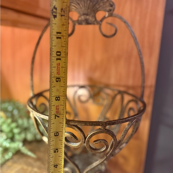 Vintage Iron Planter Basket with Shell And Scroll Motif , Medium, With Handles - Picture 4 of 9